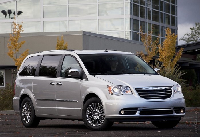 Chrysler Town&Country   1