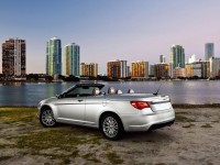 Chrysler 200 Convertible photo