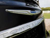 Chrysler Grand Voyager photo